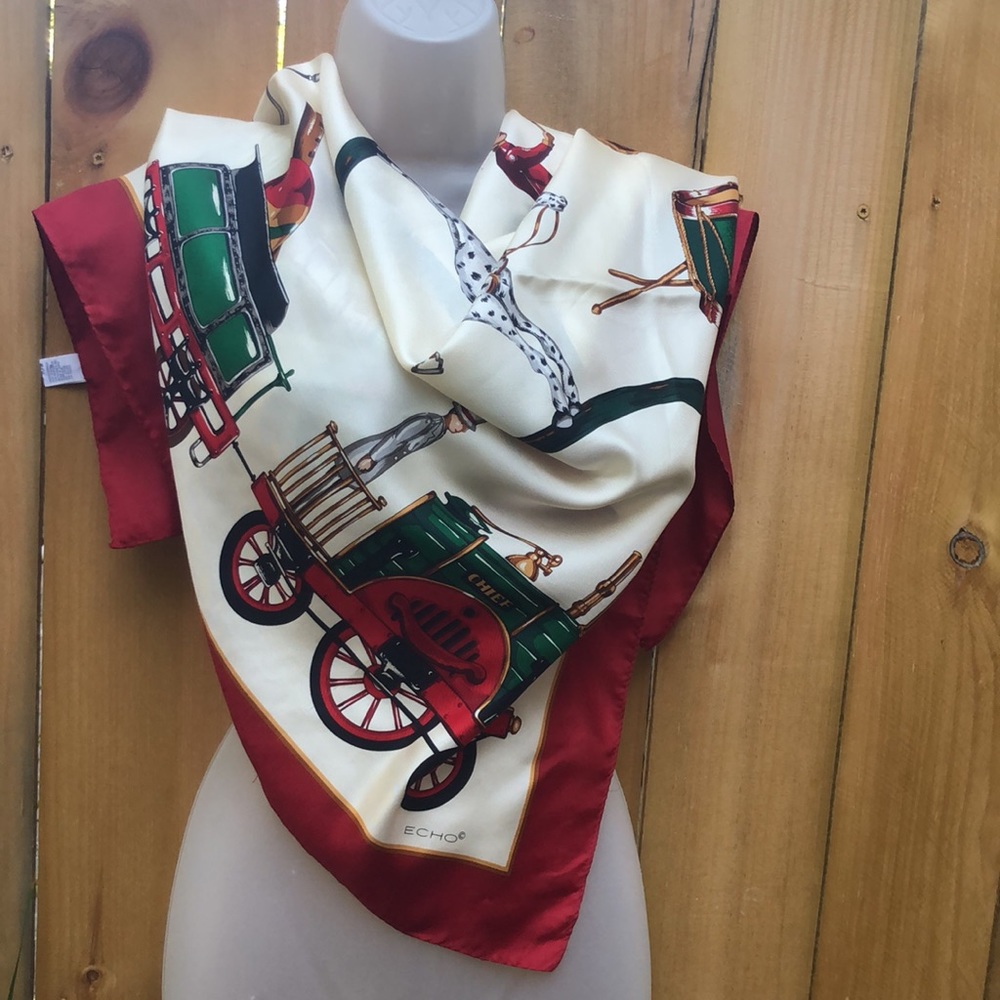 VTG Echo Christmas Ornament Print Festive & Gorgeous. 100% Silk
